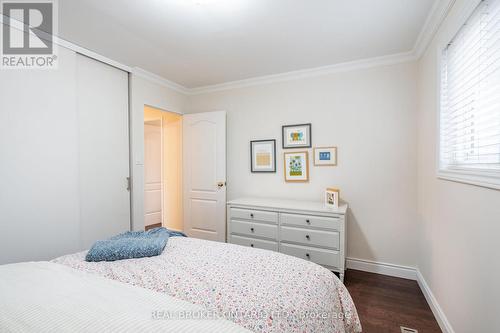 1561 Newlands Crescent, Burlington, ON - Indoor Photo Showing Bedroom