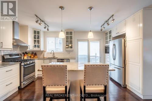 1561 Newlands Crescent, Burlington, ON - Indoor Photo Showing Kitchen With Stainless Steel Kitchen