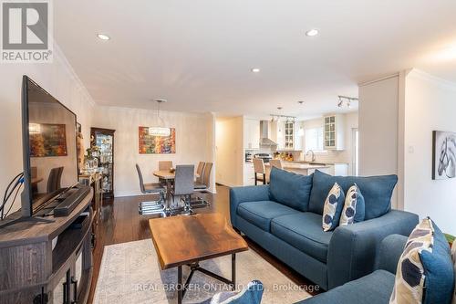 1561 Newlands Crescent, Burlington, ON - Indoor Photo Showing Living Room