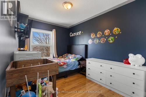 889 Warburton Crescent, Kingston (East Gardiners Rd), ON - Indoor Photo Showing Bedroom