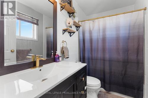 889 Warburton Crescent, Kingston (East Gardiners Rd), ON - Indoor Photo Showing Bathroom