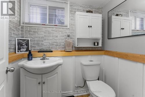 889 Warburton Crescent, Kingston (East Gardiners Rd), ON - Indoor Photo Showing Bathroom