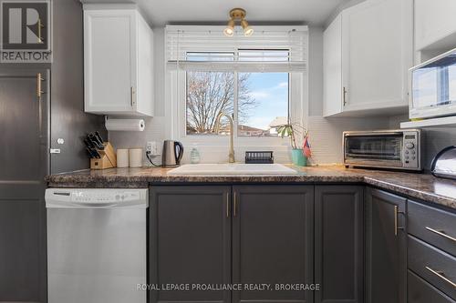 889 Warburton Crescent, Kingston (East Gardiners Rd), ON - Indoor Photo Showing Kitchen