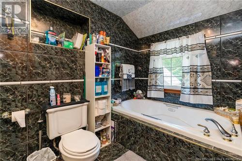 4 Charles Crescent, Rothesay, NB - Indoor Photo Showing Bathroom