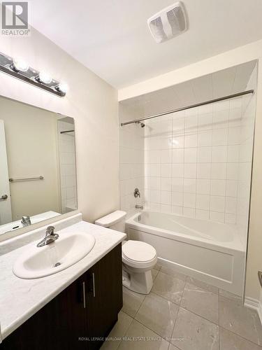 160 Sonoma Lane, Hamilton, ON - Indoor Photo Showing Bathroom