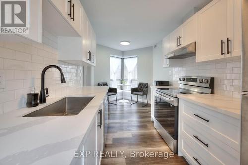 101 - 300 Keats Way, Waterloo, ON - Indoor Photo Showing Kitchen With Upgraded Kitchen