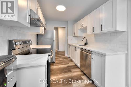 101 - 300 Keats Way, Waterloo, ON - Indoor Photo Showing Kitchen