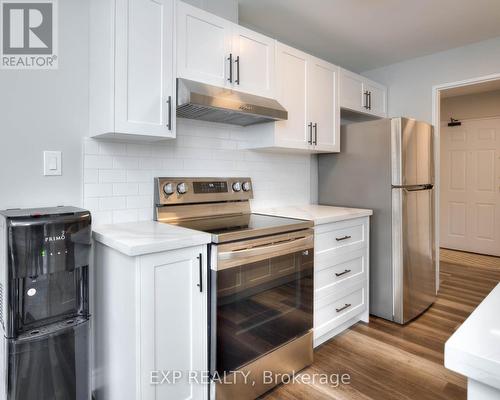 101 - 300 Keats Way, Waterloo, ON - Indoor Photo Showing Kitchen