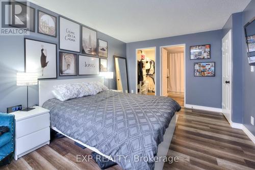 101 - 300 Keats Way, Waterloo, ON - Indoor Photo Showing Bedroom