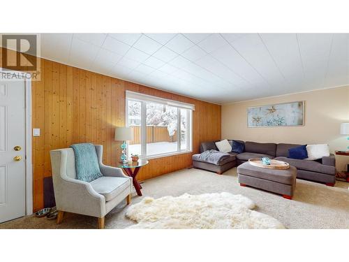 Living Room - 445 2Nd Avenue, Kimberley, BC - Indoor Photo Showing Living Room