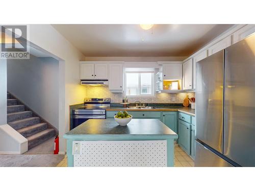 Kitchen - 445 2Nd Avenue, Kimberley, BC - Indoor