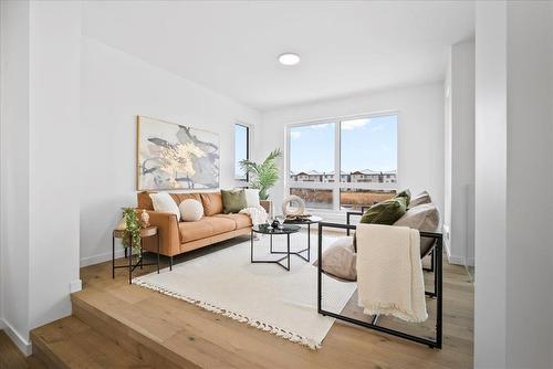 127 Windflower Road, Winnipeg, MB - Indoor Photo Showing Living Room