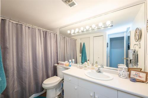 128 130 Quail Ridge Road, Winnipeg, MB - Indoor Photo Showing Bathroom