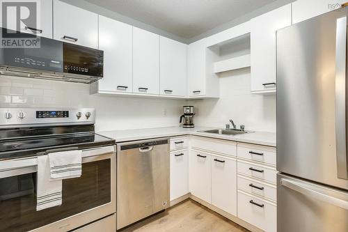 416 3700 John Parr Drive, Halifax, NS - Indoor Photo Showing Kitchen