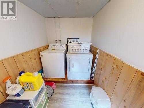 4229 Manson Ave, Powell River, BC - Indoor Photo Showing Laundry Room