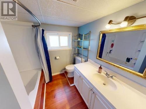 4229 Manson Ave, Powell River, BC - Indoor Photo Showing Bathroom