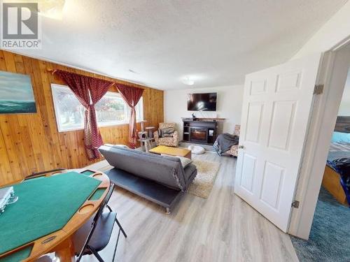 4229 Manson Ave, Powell River, BC - Indoor Photo Showing Living Room With Fireplace