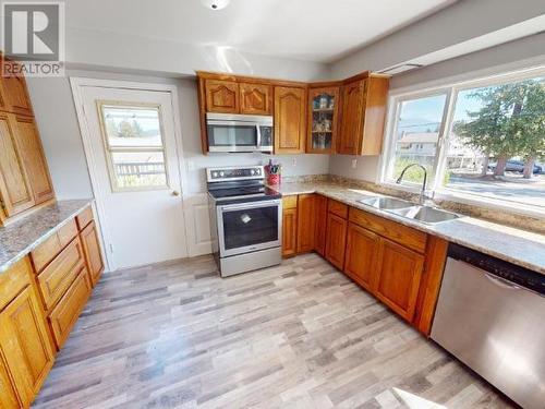 4229 Manson Ave, Powell River, BC - Indoor Photo Showing Kitchen With Double Sink