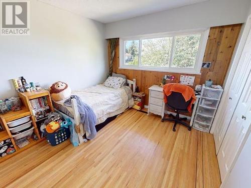 4229 Manson Ave, Powell River, BC - Indoor Photo Showing Bedroom