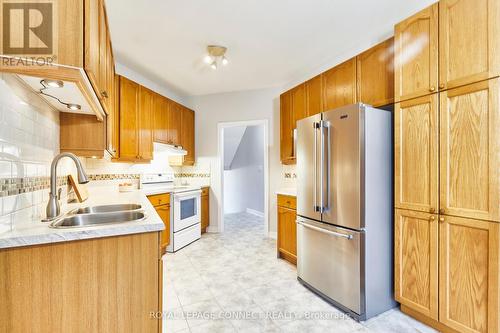 33 Waterbury Crescent, Scugog, ON - Indoor Photo Showing Kitchen With Double Sink