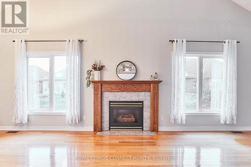 33 Waterbury Crescent, Scugog, ON - Indoor Photo Showing Living Room With Fireplace