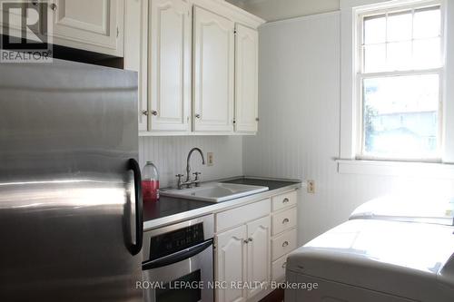 333 Main Street, St. Catharines (439 - Martindale Pond), ON - Indoor Photo Showing Kitchen