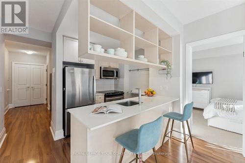 614 - 100 Harrison Garden Boulevard, Toronto, ON - Indoor Photo Showing Kitchen