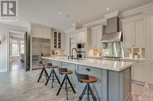 370 Poplar Drive, Oakville, ON - Indoor Photo Showing Kitchen With Upgraded Kitchen