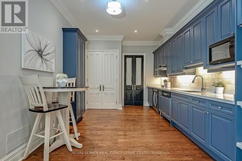 370 Poplar Drive, Oakville, ON - Indoor Photo Showing Kitchen With Upgraded Kitchen