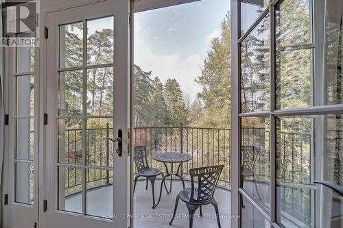 370 Poplar Drive, Oakville, ON - Indoor Photo Showing Other Room