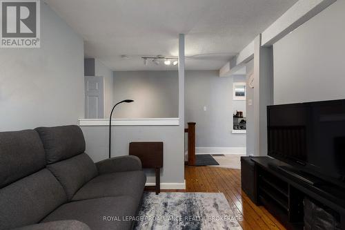 275 Division Street, Kingston (East Of Sir John A. Blvd), ON - Indoor Photo Showing Living Room