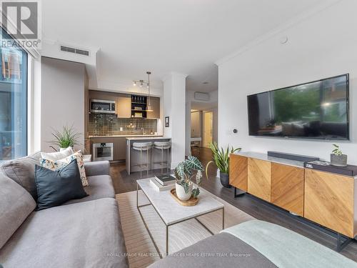 306 - 128 Pears Avenue, Toronto, ON - Indoor Photo Showing Living Room