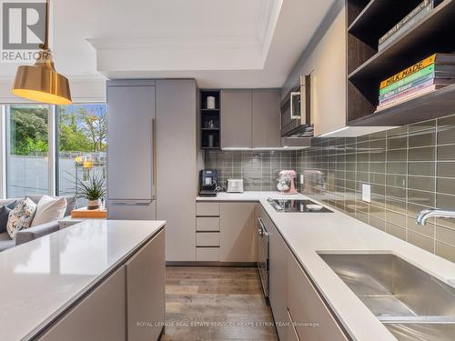 306 - 128 Pears Avenue, Toronto, ON - Indoor Photo Showing Kitchen