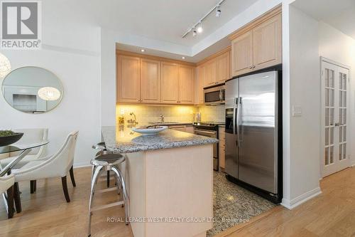 809 - 628 Fleet Street, Toronto, ON - Indoor Photo Showing Kitchen