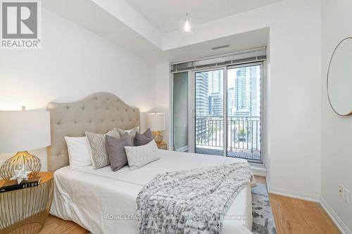 809 - 628 Fleet Street, Toronto, ON - Indoor Photo Showing Bedroom