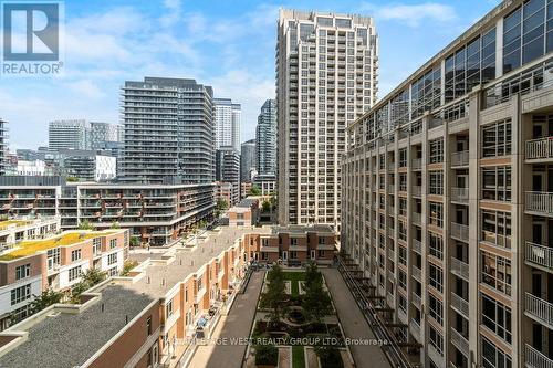 809 - 628 Fleet Street, Toronto, ON -  With Facade