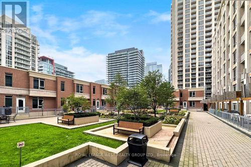 809 - 628 Fleet Street, Toronto, ON - Outdoor With Facade