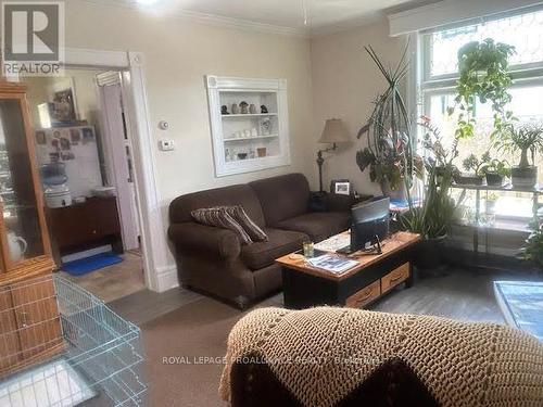 161 Foster Avenue, Belleville, ON - Indoor Photo Showing Living Room