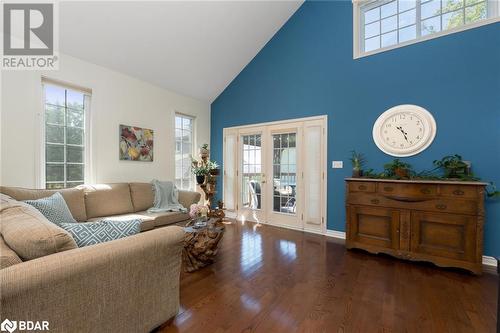 1936 Tiny Beaches Road S, Tiny, ON - Indoor Photo Showing Living Room