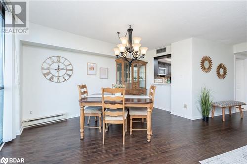 1240 Marlborough Court Unit# 805, Oakville, ON - Indoor Photo Showing Dining Room