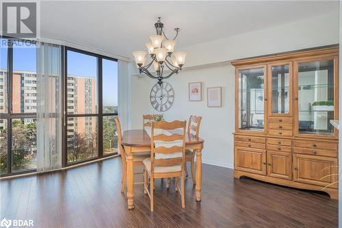 1240 Marlborough Court Unit# 805, Oakville, ON - Indoor Photo Showing Dining Room