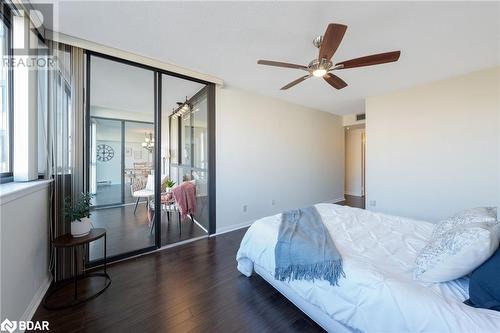 1240 Marlborough Court Unit# 805, Oakville, ON - Indoor Photo Showing Bedroom