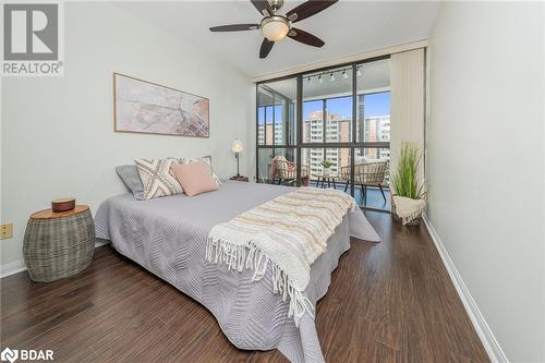 1240 Marlborough Court Unit# 805, Oakville, ON - Indoor Photo Showing Bedroom