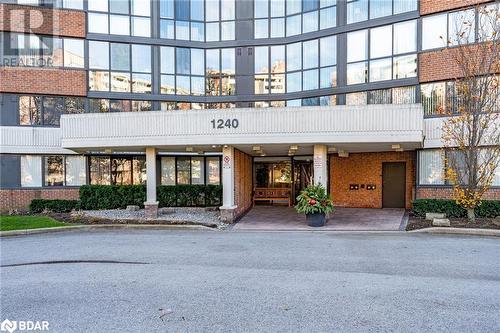 1240 Marlborough Court Unit# 805, Oakville, ON - Outdoor