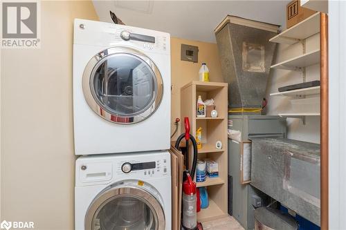 1240 Marlborough Court Unit# 805, Oakville, ON - Indoor Photo Showing Laundry Room