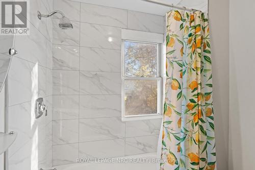 76 Grantham Avenue S, St. Catharines (450 - E. Chester), ON - Indoor Photo Showing Bathroom