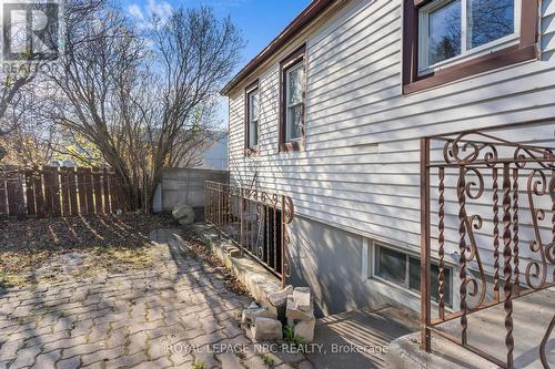 76 Grantham Avenue S, St. Catharines (450 - E. Chester), ON - Outdoor