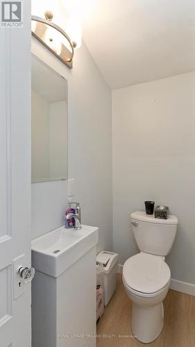 290 John Street, Warwick (Watford), ON - Indoor Photo Showing Bathroom