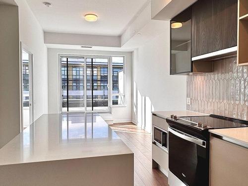 Lph22-395 Dundas St W, Oakville, ON - Indoor Photo Showing Kitchen