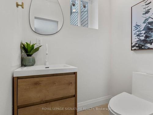 211 Gilbert Ave, Toronto, ON - Indoor Photo Showing Bathroom